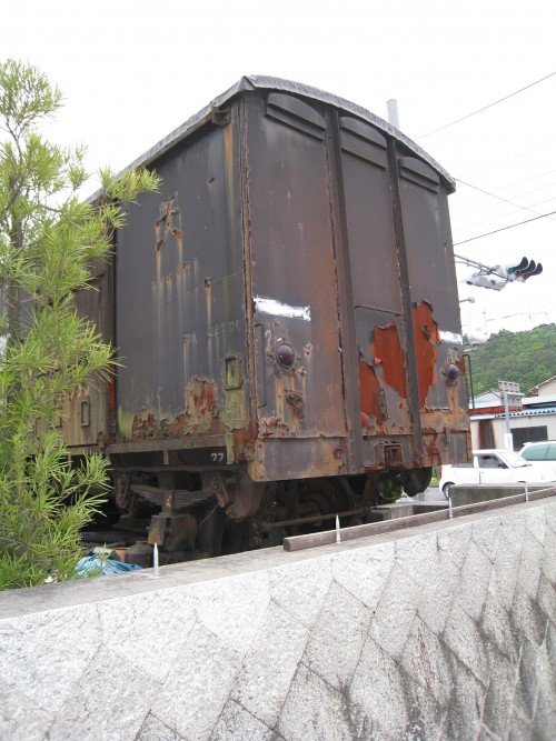 古びた電車
