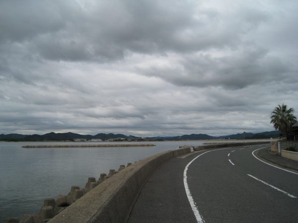 神島をドライブ