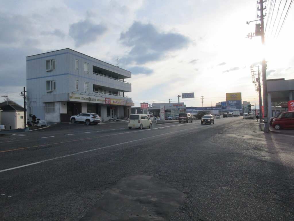 笠岡市富岡の国道2号線