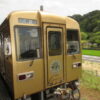 井原駅で金色に輝く物体、アート列車を見てｷﾀ　特別車両らしい【井原市】（いかさつーフォト）