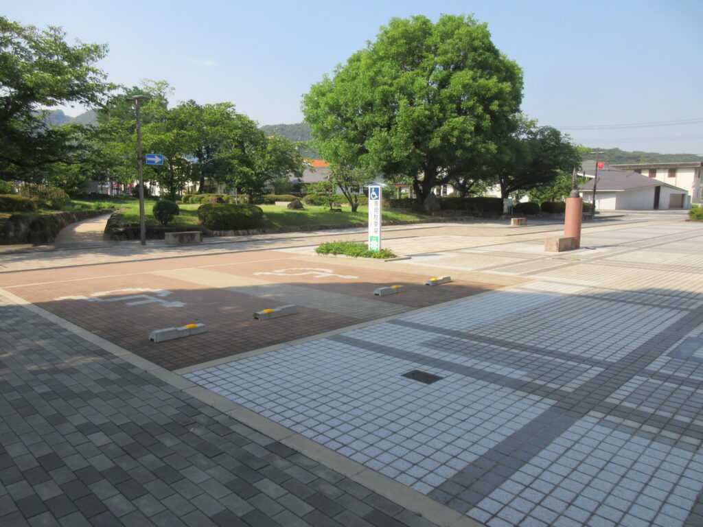 田中美術館のガンダムマンホールを探してみた