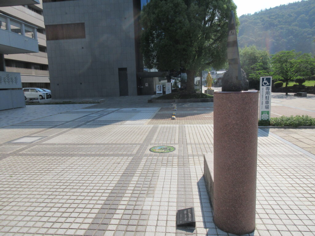 田中美術館のガンダムマンホールを探してみた