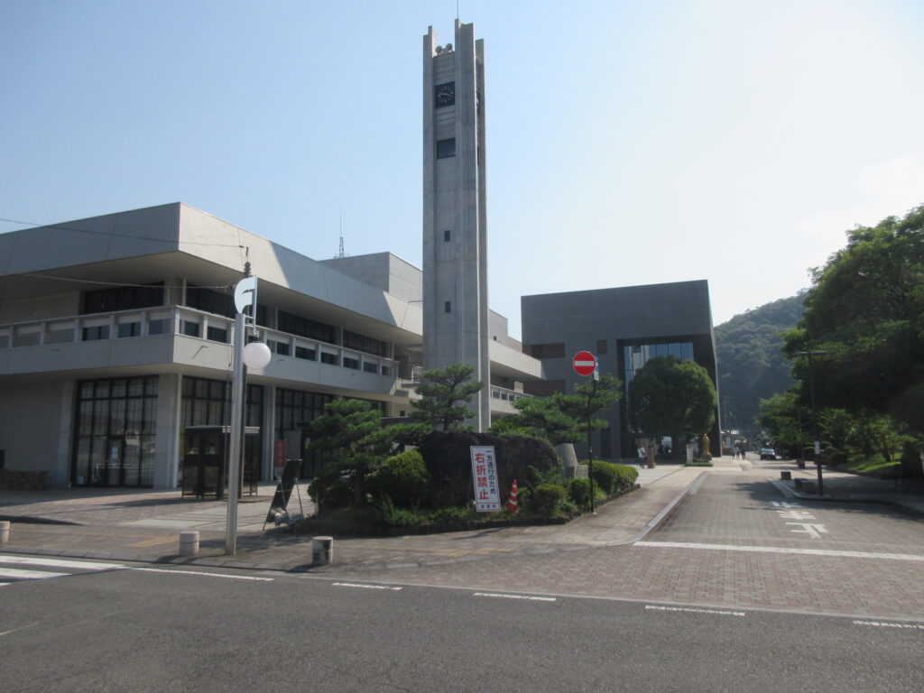 田中美術館のガンダムマンホールを探してみた