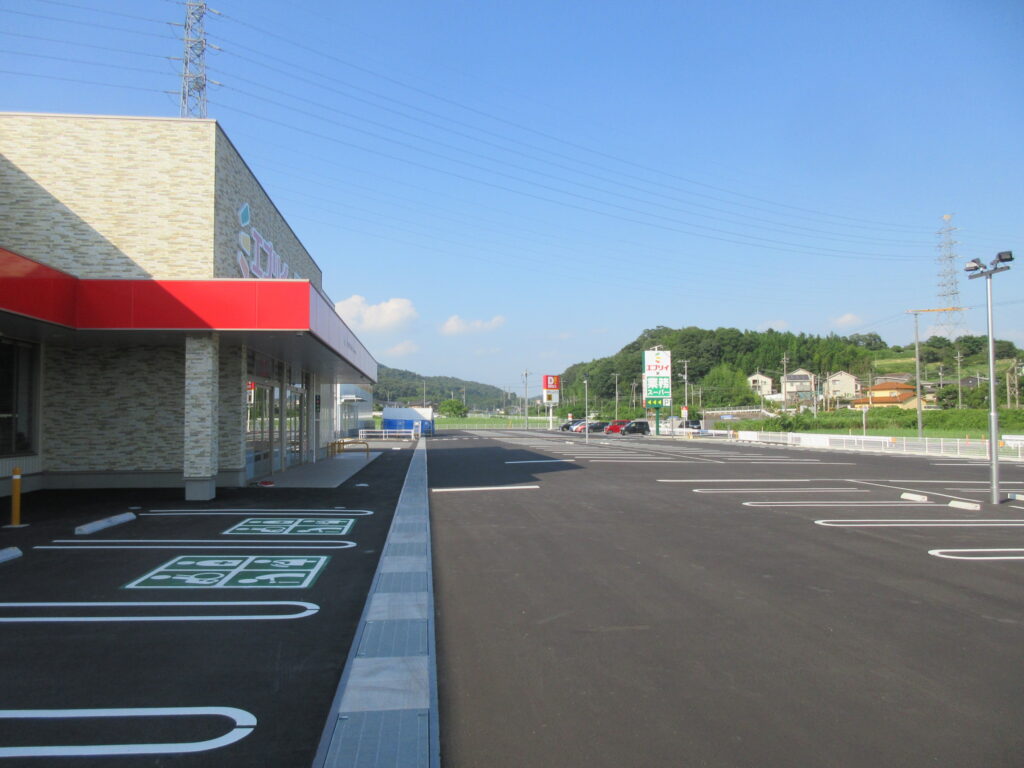 エブリイ&業務スーパーが開店する